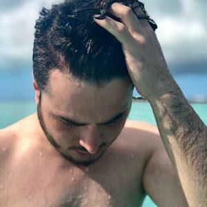 Meet your Posher, Shahzaib